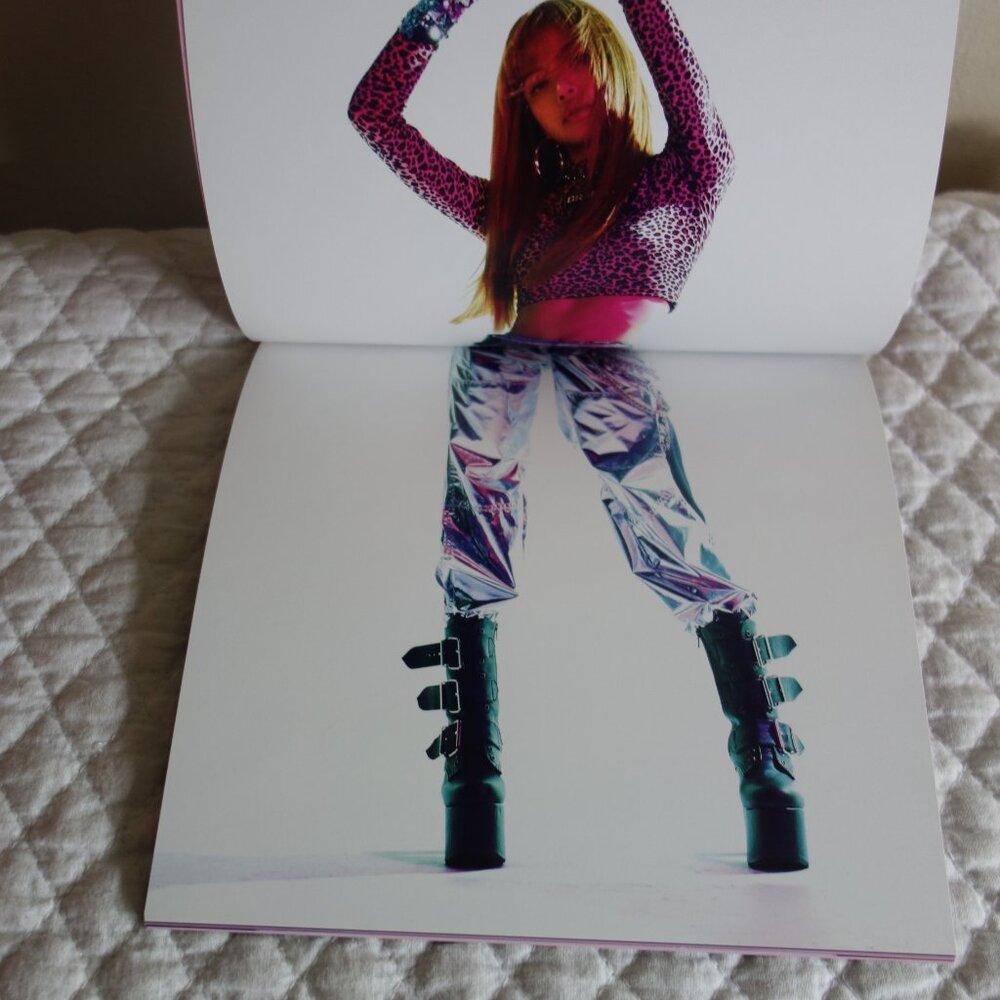 New NIB - Lmtd BLACKPINK IN YOUR AREA 2 CD / 1 DVD box set w/ book & inserts - Picture 4 of 7